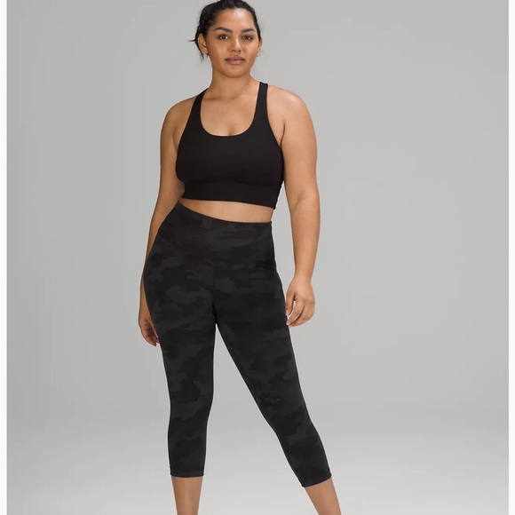 lululemon athletica Pants - Lululemon"Wunder Under Camo Cropped-Size 6 -Good Condition
